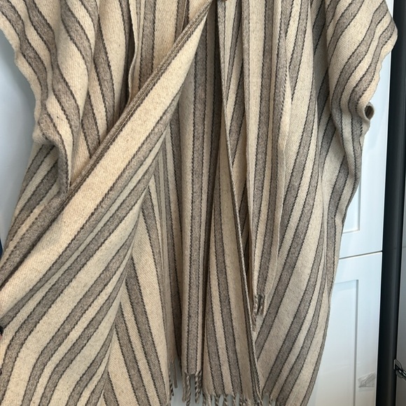 Vintage 70s Wool Blanket Cape Poncho Coat with Fringes One Size - Picture 10 of 13